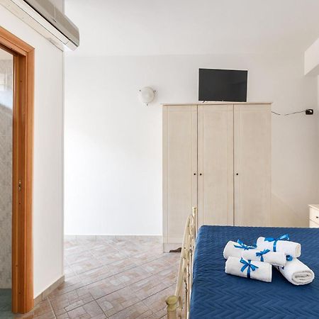 Joy Home Apartments Maruggio Quarto foto