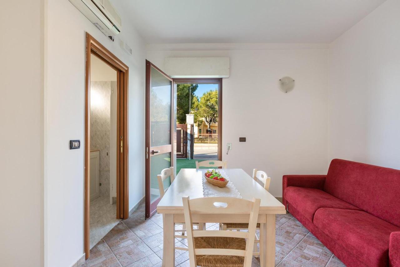 Joy Home Apartments Maruggio Exterior foto