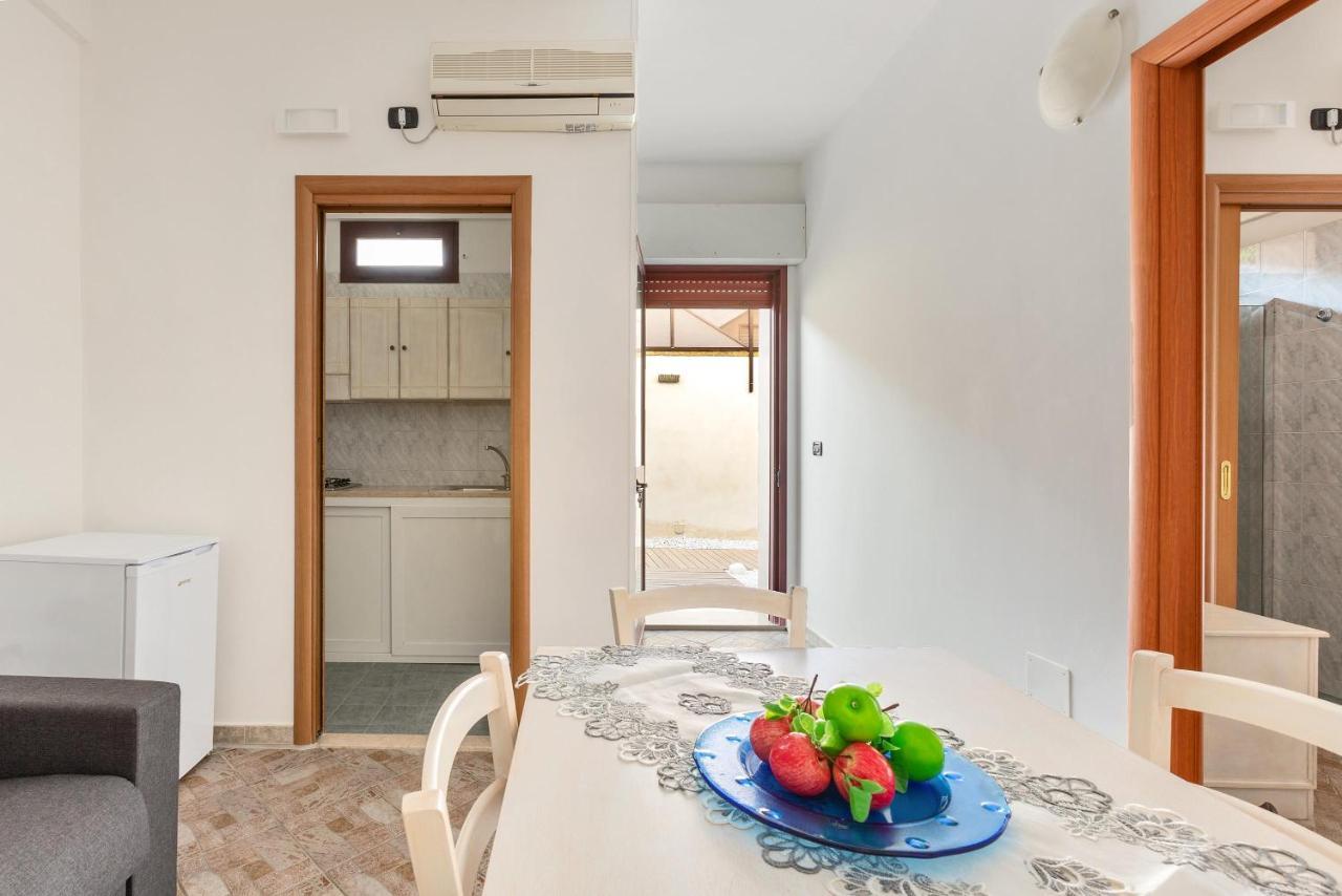 Joy Home Apartments Maruggio Exterior foto